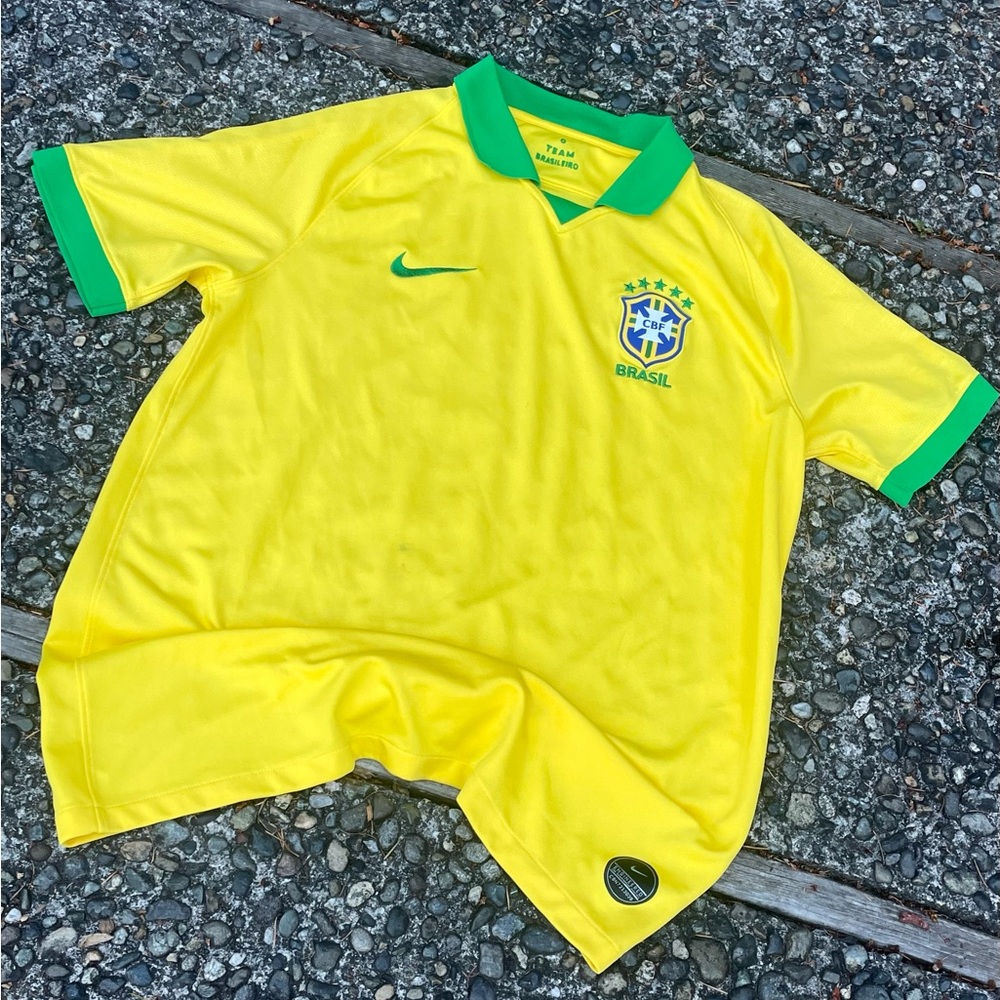 Yellow and green Brazil 2014 World Cup football jersey Men’s size L